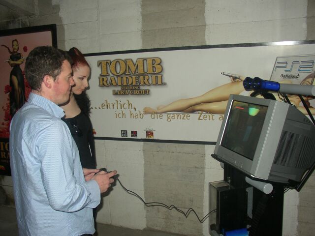 09 - AndrewThompsonAndCatSuitAndPonytailPlayingAOD.jpg 60.5K